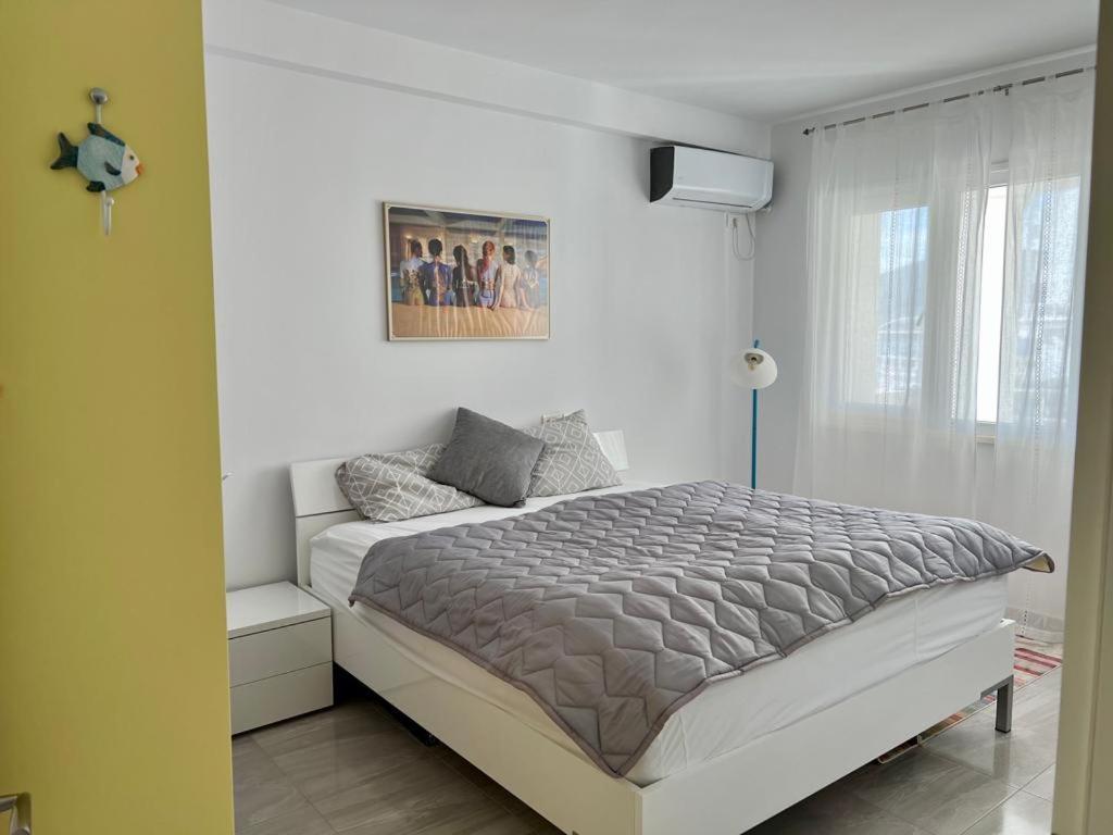 White Sidesea View Apartment Sarande Exterior photo